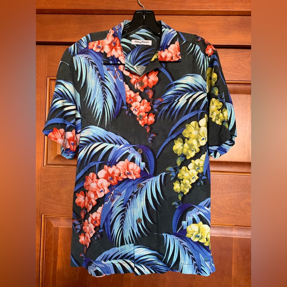 NWT TOMMY BAHAMA Silk Camp Shirt ❤️